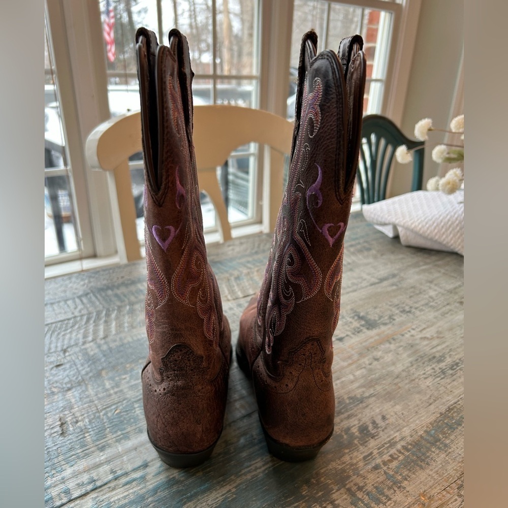 Justin Women’s Leather Cowboy Boots Size 7B Like New Purple Stitching 13.5” tall - Picture 7 of 16